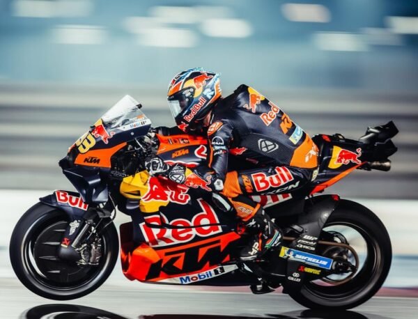 Bburago 1/18 Scale 36371 - KTM RC16 Motorbike Factory Racing #33 Brad Binder  Anvit Toy World