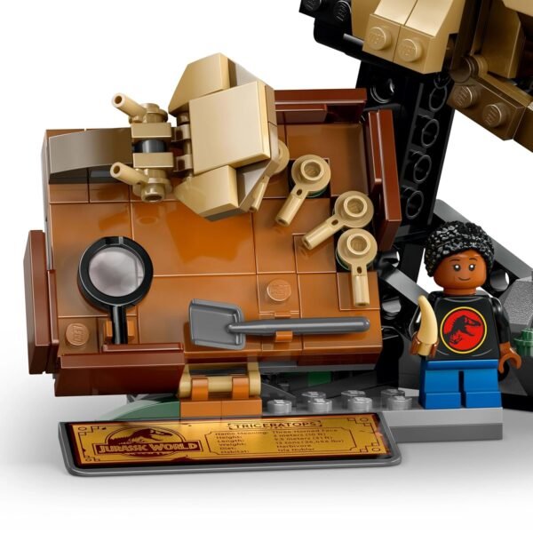 LEGO Jurassic World Dinosaur Fossils Triceratops Skull Model Set 76969 Building Blocks Toys for 9+ Gift for Boys and Girls  Amazon.in: Toys & Games - Image 7