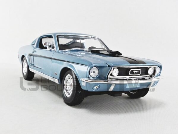 1953 STUDEBAKER BLUE STARLINER 118 DIECAST MODEL : Amazon.in: Toys & Games - Image 8