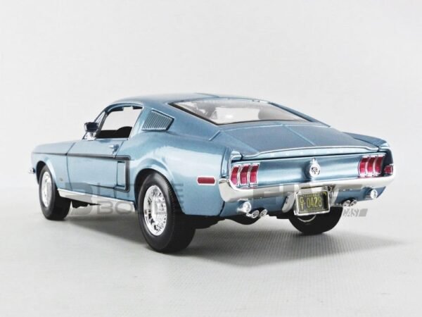 1953 STUDEBAKER BLUE STARLINER 118 DIECAST MODEL : Amazon.in: Toys & Games - Image 4