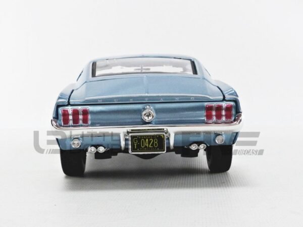 1953 STUDEBAKER BLUE STARLINER 118 DIECAST MODEL : Amazon.in: Toys & Games - Image 5