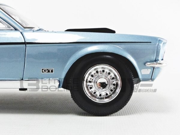 1953 STUDEBAKER BLUE STARLINER 118 DIECAST MODEL : Amazon.in: Toys & Games - Image 7