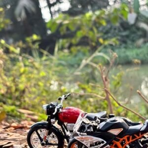 Buy Maisto Plastic Ktm Rc 390, Licensed scaled model of the actual vehicle, Multicolor Online at Low Prices in India - Anvit Toy Store